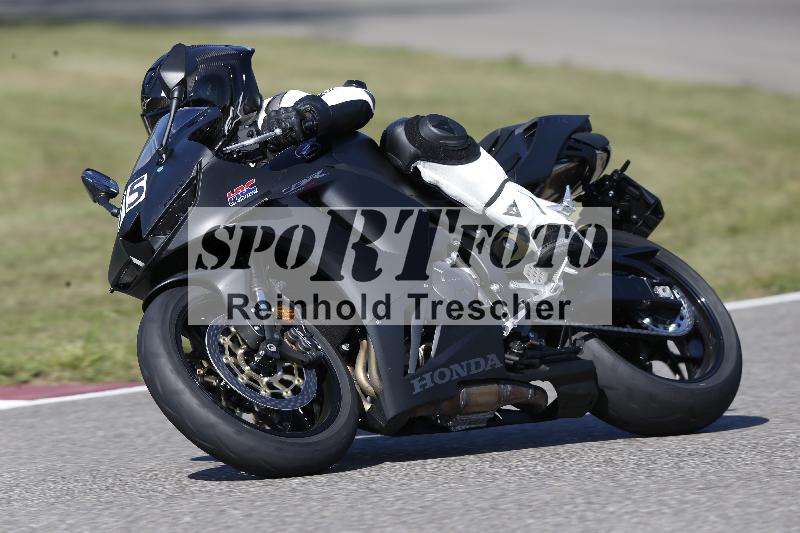 /Archiv-2025/49 26.08.2025 Cornu Master School ADR/gruen-vert/75